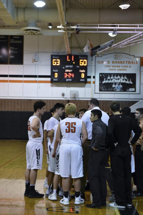 Boys+basketball+victorious+over+Eisenhower+in+Friday+night+showdown
