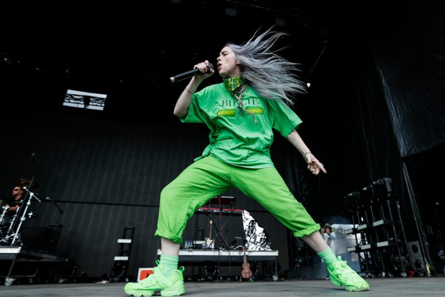 Billie Eilish holding global livestream concert during pandemic Arrow