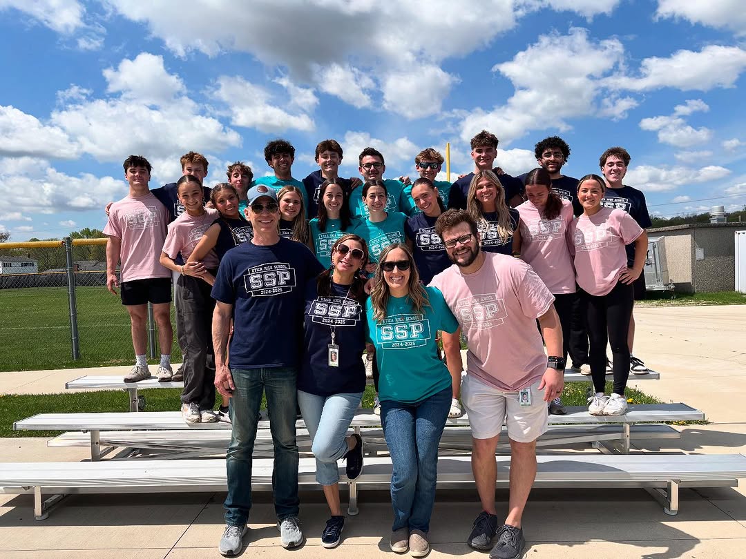 All 2024-25 senior leaders and advisers pose for a photo during the annual picnic.