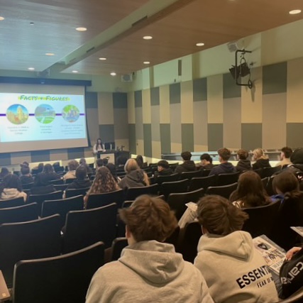 Photo of the Day #111!
Yesterday, the AVID students had the opportunity to explore Wayne State University and experience the college atmosphere.